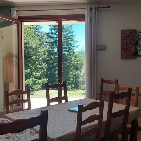 Les Balcons Du Haut-forez Casa vacanze *